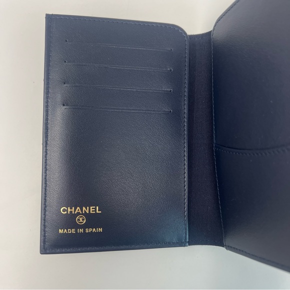Chanel Navy Blue Caviar Leather Quilted Passport Cover Wallet - Picture 4 of 16